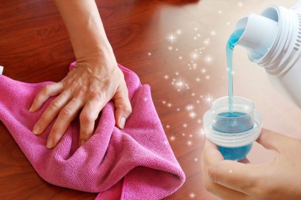 Сдабриваю тряпку кондиционером перед уборкой, и пыль больше не парит на солнце