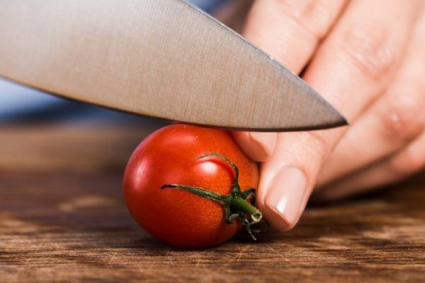 Подруга шеф-повар рассказала по секрету 3 хитрости, как креативно и красиво нарезать овощи