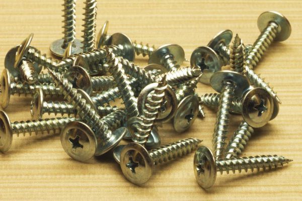 Почему не стоит смазывать саморезы мылом