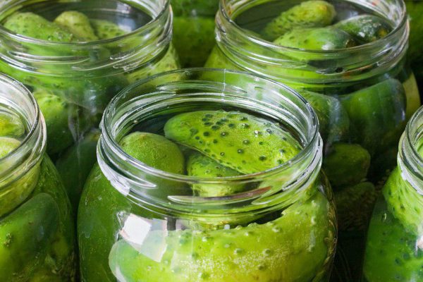 Как научиться мариновать огурцы в большом количестве