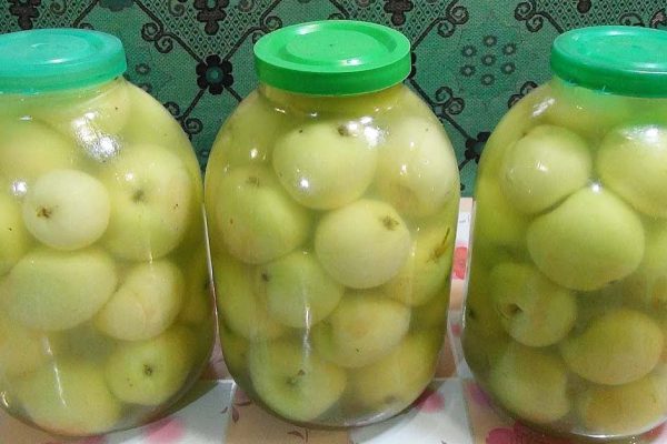 Как мочить яблоки на зиму в ведре и в банках