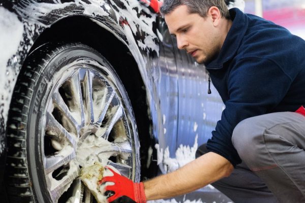 Приспособление для мытья автомобиля из пластиковой бутылки своими руками