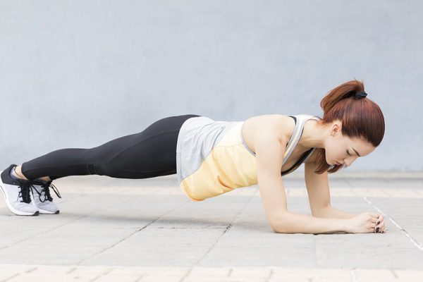 Классические домашние упражнения, чтобы начать заниматься спортом прямо сейчас