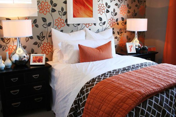 Как обустроить спальню