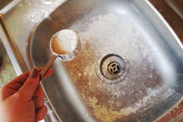 Потрясающий блеск: эффективно очищаем раковину из нержавеющей стали.