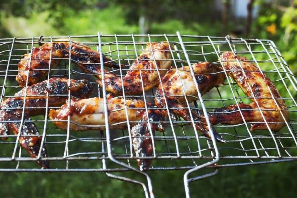 Эффективное очищение решетки после шашлыка