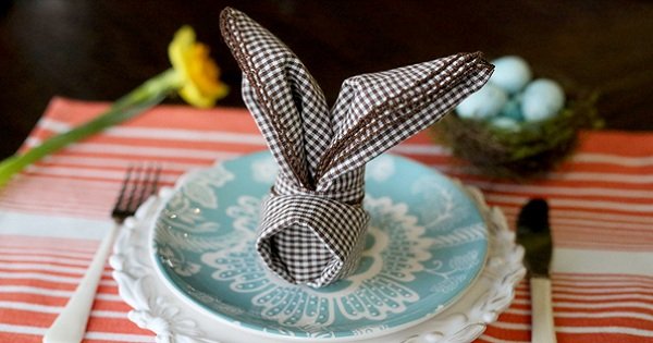 Пятнадцать способов свернуть салфетку на праздник