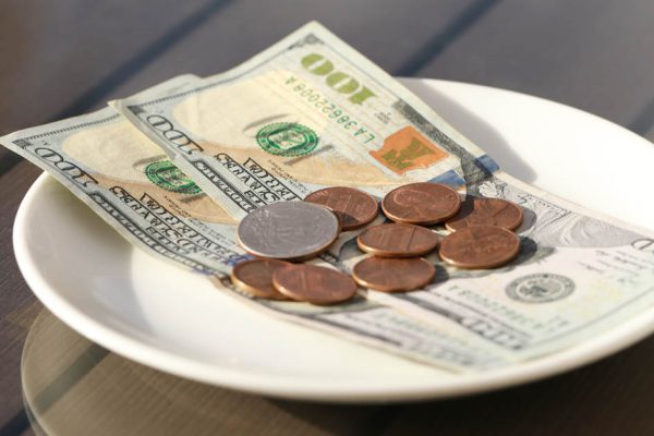 Мы предполагаем, что чаевые уместны только в ресторанах, но это вовсе не так