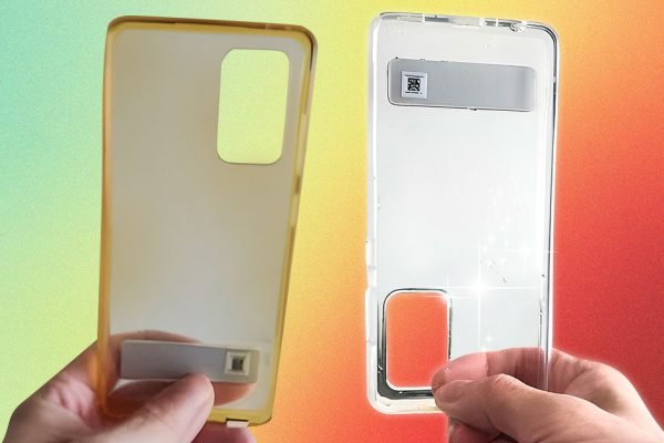 Чтобы не покупать новый чехол, вернула прозрачность старому, делюсь хаком