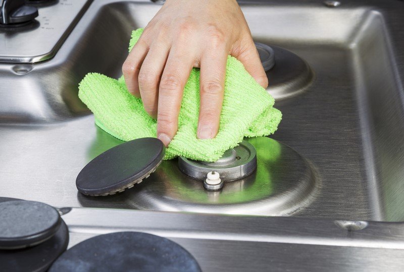 Почему важно накрывать плиту влажными полотенцами Советы,Быт,Дом,Кухня,Лайфхаки,Уборка