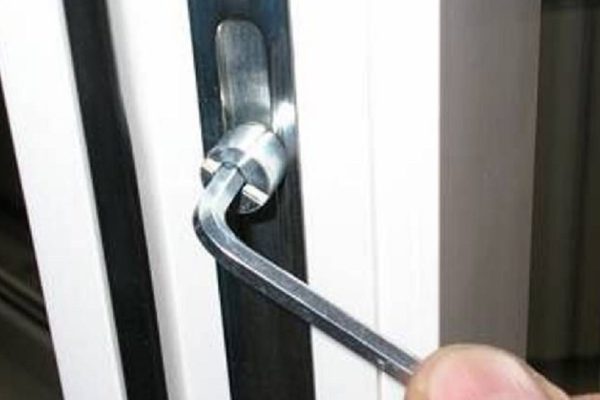 Как перевести пластиковые окна в зимний режим