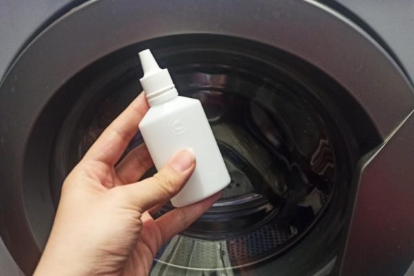 Сказала свекрови, что стиральная машинка неприятно пахнет, на следующий день она появилась у меня на пороге с аптечным средством