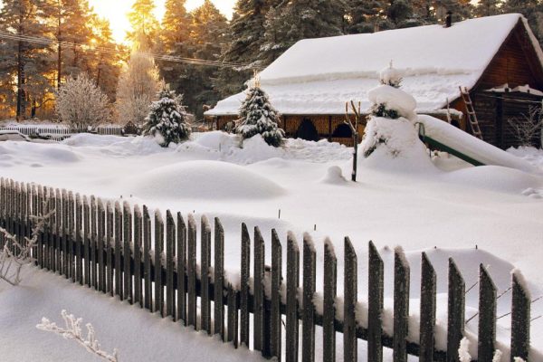 Мама продала дом бабушки в селе и позвала нас с сестрой, чтобы объявить, как она решила разделить вырученные деньги, я недовольна
