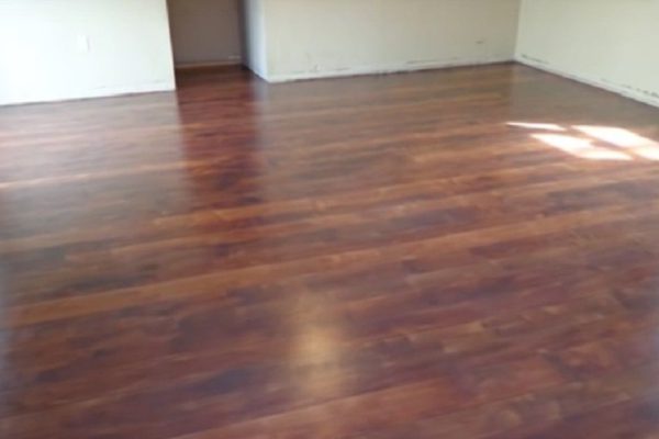 Может показаться, что это обычный ламинат… Ты сильно удивишься, узнав, КАК сделан этот пол!