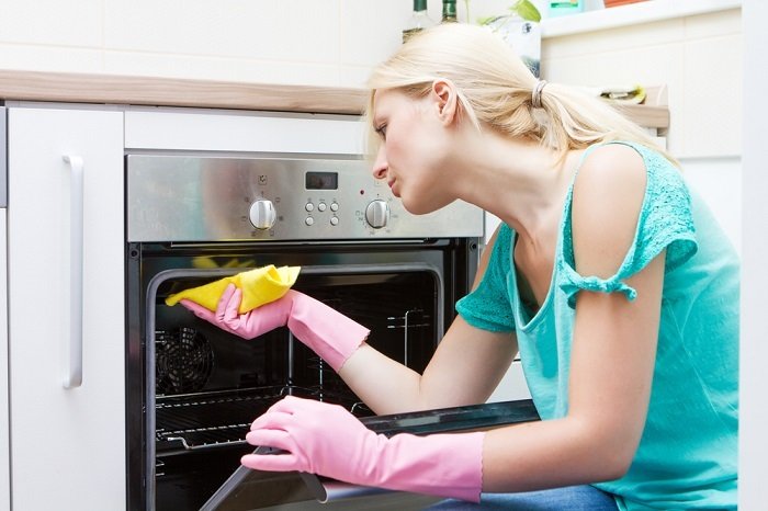 как очистить плиту на кухне