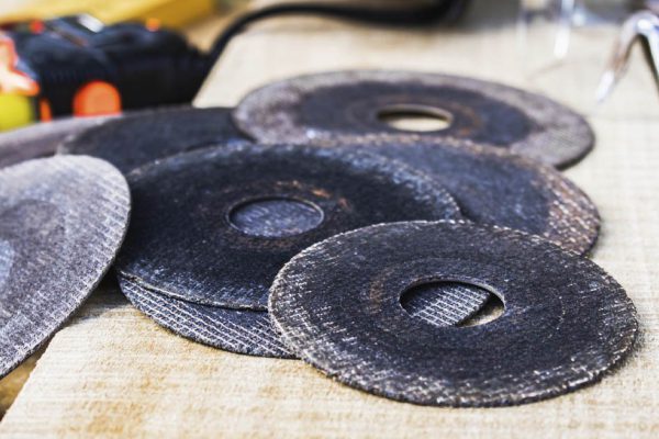 Зачем ставить круги на болгарку картинкой вовнутрь