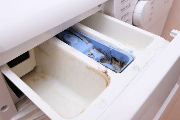 Если в стиралке нет кюветы, гель отправляется сразу в слив, вся стирка коту под хвост