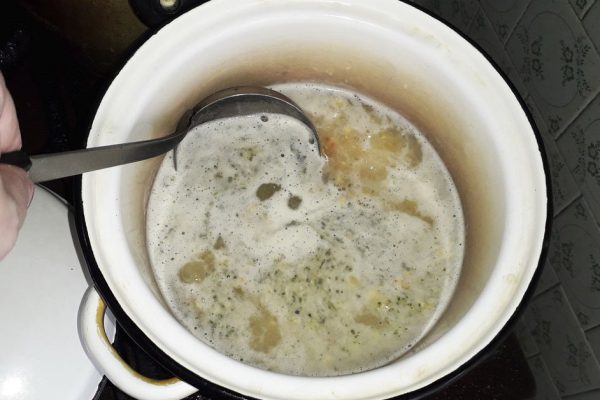 Ошибки нерадивых хозяек при варке бульона