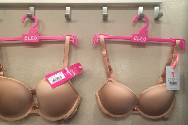 «Подверни и наклонись» — лучший метод выбора бюстгальтера. Еще ни разу не подводил!