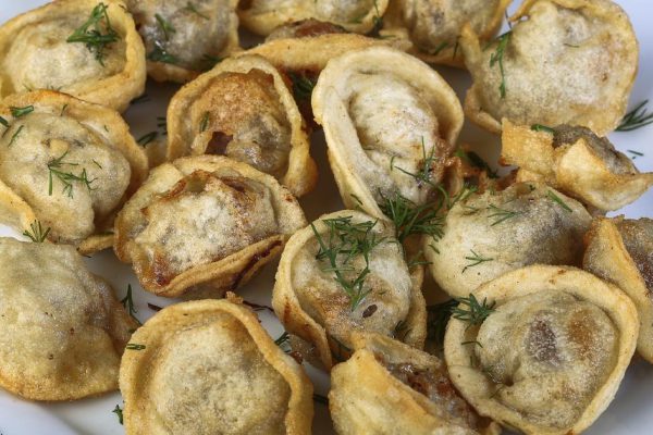 Спорил до хрипа с другом детства о том, как правильно жарить пельмени, пельмени всё-таки разъединяют людей