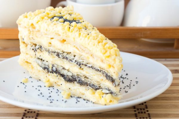 Как приготовить торт с маковыми коржами