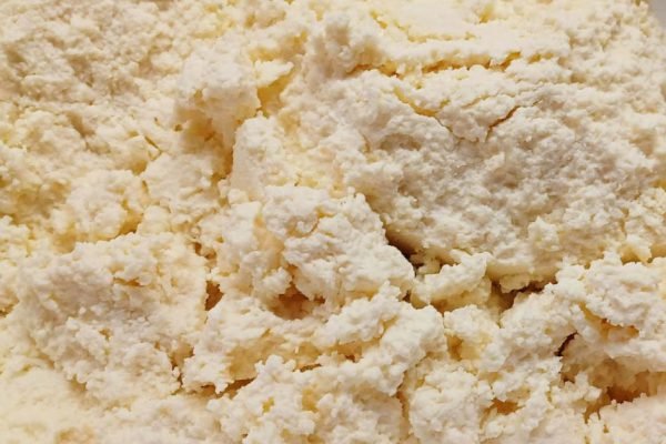 Ответственная хозяйка показывает, как приготовить домашний творог без грамма химии