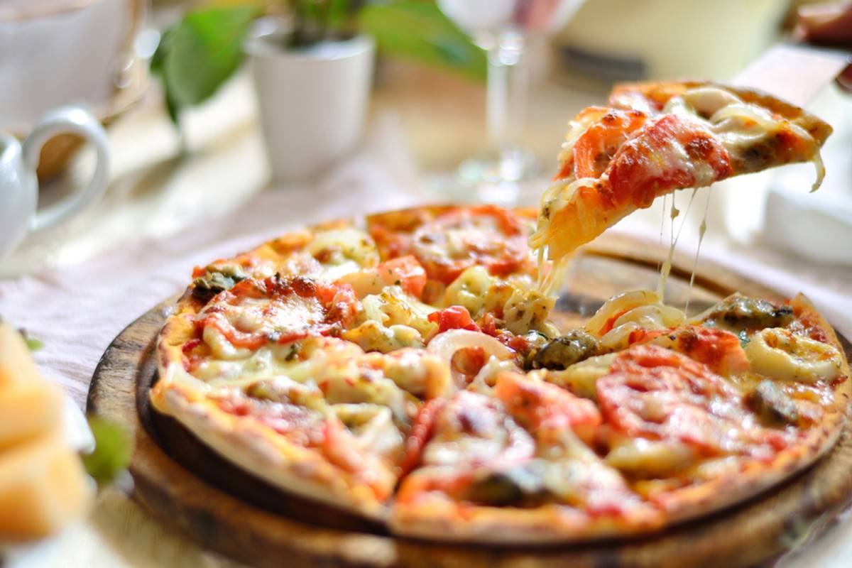 Втерся в доверие к пожилой управляющей итальянского ресторана и узнал, благодаря чему пицца в заведении настолько сочная