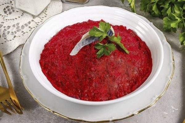 Домашние как с цепи сорвались, требуют «Шубу» постоянно, готовлю нежно-розовый паштет, чтобы не заморачиваться со слоями салата