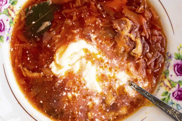 Рецепт одесского борща, что не станет похож на щи, а будет ярко-красным