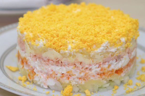 Неумелые хозяйки из раза в раз совершают ошибки, которые лишают «Мимозу» нежности, искореняем промахи