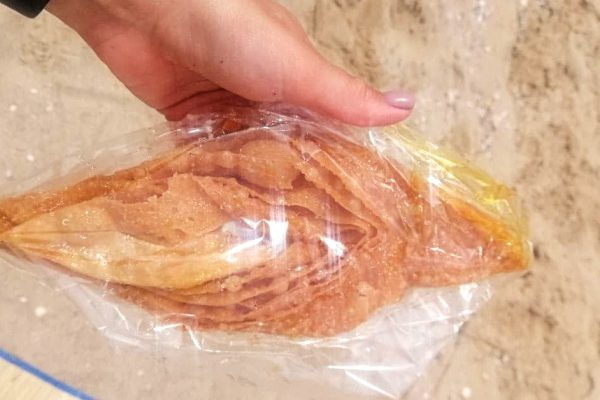 У суетливой торговки на пляже выпросила рецепт пахлавы, она рассказала на бегу