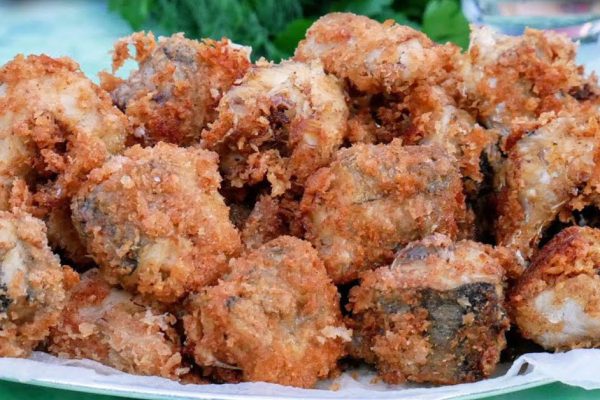 Цыганка готовит минтай, что будет вкуснее осетра, гости восхищаются еще 3 дня после застолья