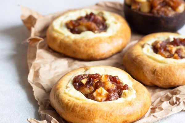 Как приготовить ватрушки со сливами