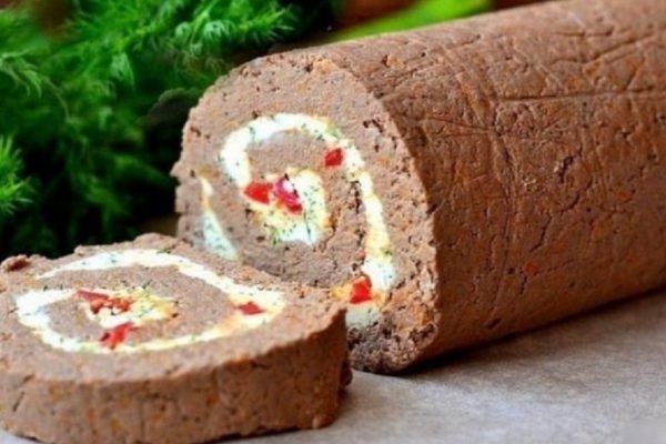 Рецепт печеночного рулета с сыром