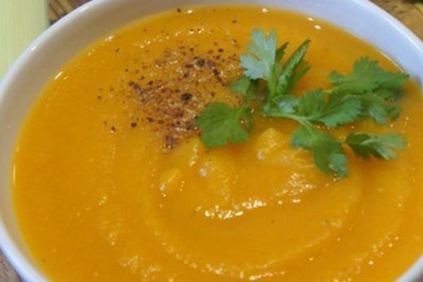 Всю осень варю супы как заведенная, уж очень их любят мои домашние