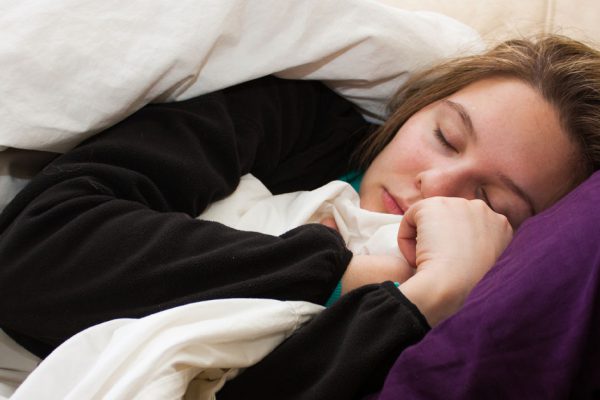 Как-то я проснулась посреди ночи и увидела, что надо мной склонилась свекровь и тихо шепчет мое имя