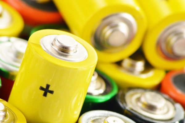 Как проверить заряд батарейки без тестера