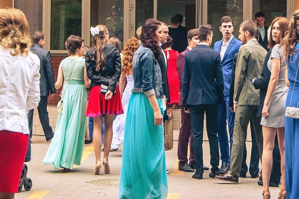 Стоит ли в этом году устраивать выпускной бал по мнению Комаровского