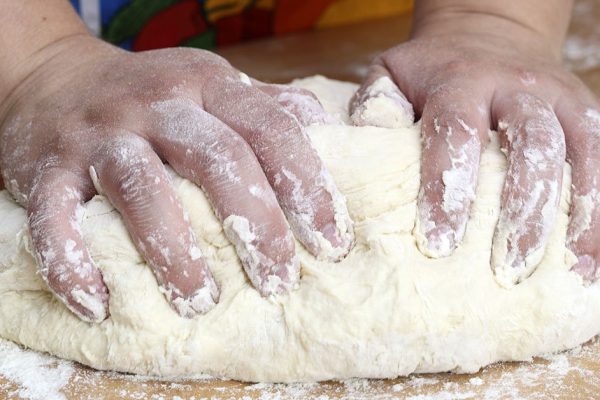 Опытная хозяйка с 30-летним стажем раскрыла все хитрости в работе с тестом