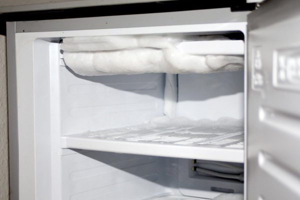 Подруга плачется, холодильник сломался после разморозки