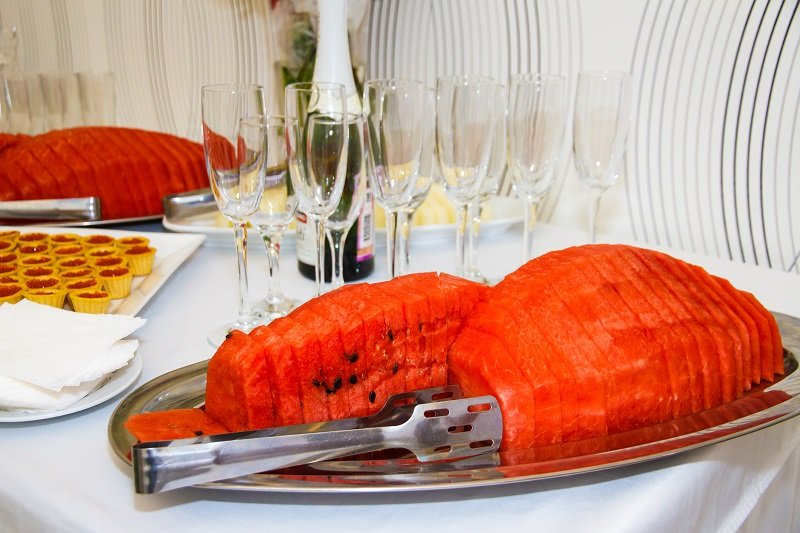 как разрезать арбуз фото