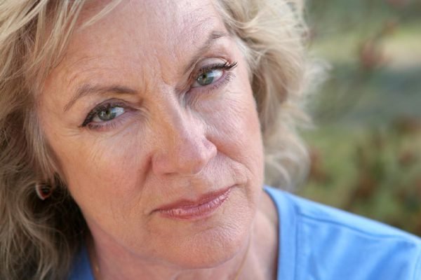 Недавно я встретила сестру и узнала от нее все подробности жизни моей семьи, еле сдержалась, чтобы сразу не пойти к невестке