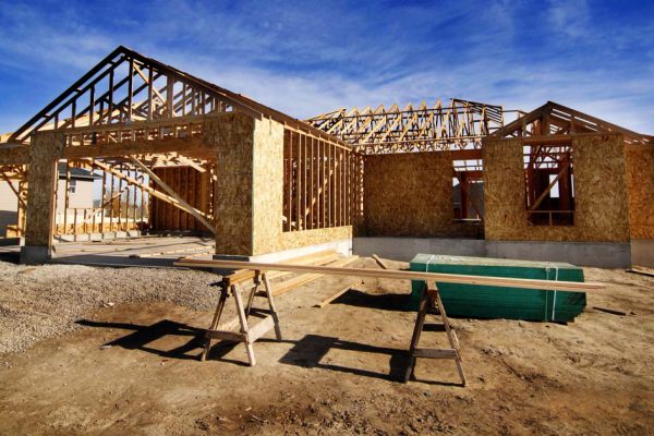 Возможно ли построить дом с одной зарплаты