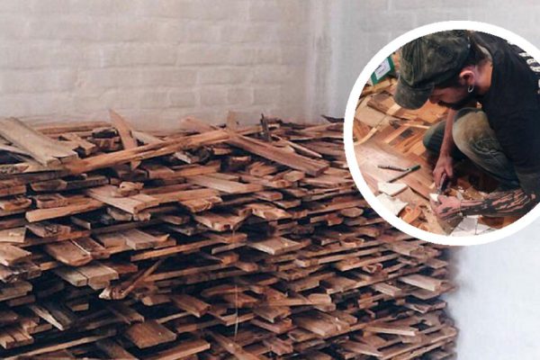 Этот дядечка всё лето собирал дрова: притащил целых 40 мешков! Теперь у него в доме аншлаг…