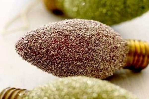 Что сделать из старых лампочек к Новому году