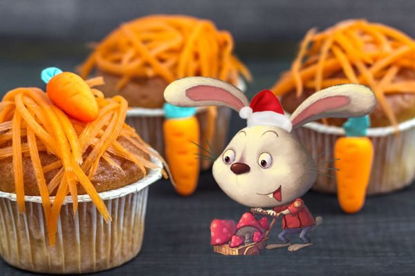 Пять новогодних капкейков в расчете на 1 гостя, и Кролик довольно улыбается