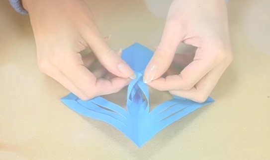 как сделать снежинку из салфетки