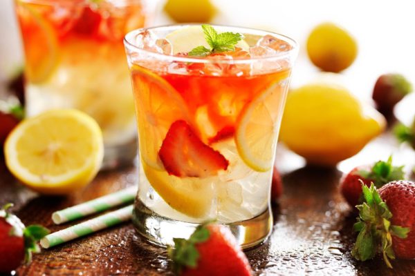 panorama photo of strawberry lemonade