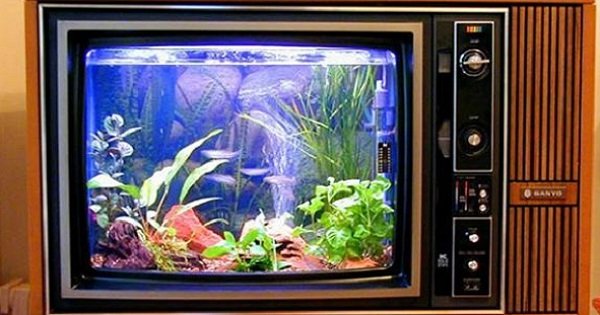 Фантастика! Этот парень превратил свою старую мебель в современные, красивые вещи.