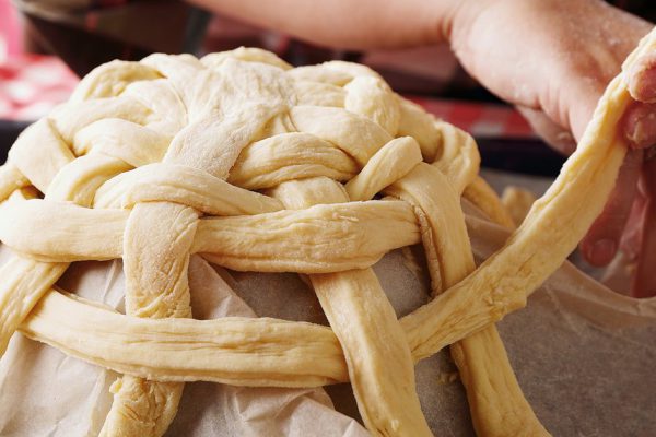 Мастерство плетения роскошных булочек и как его освоить